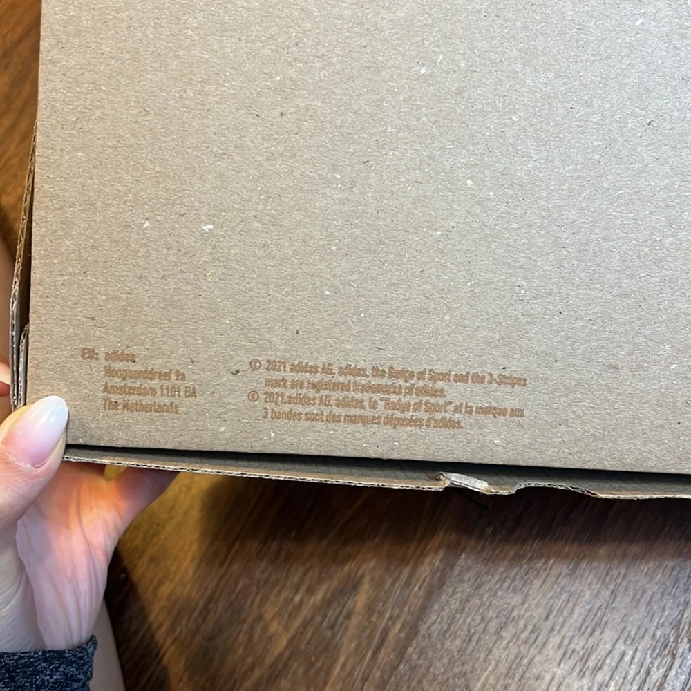 YEEZY RNR - Picture 6 of 6